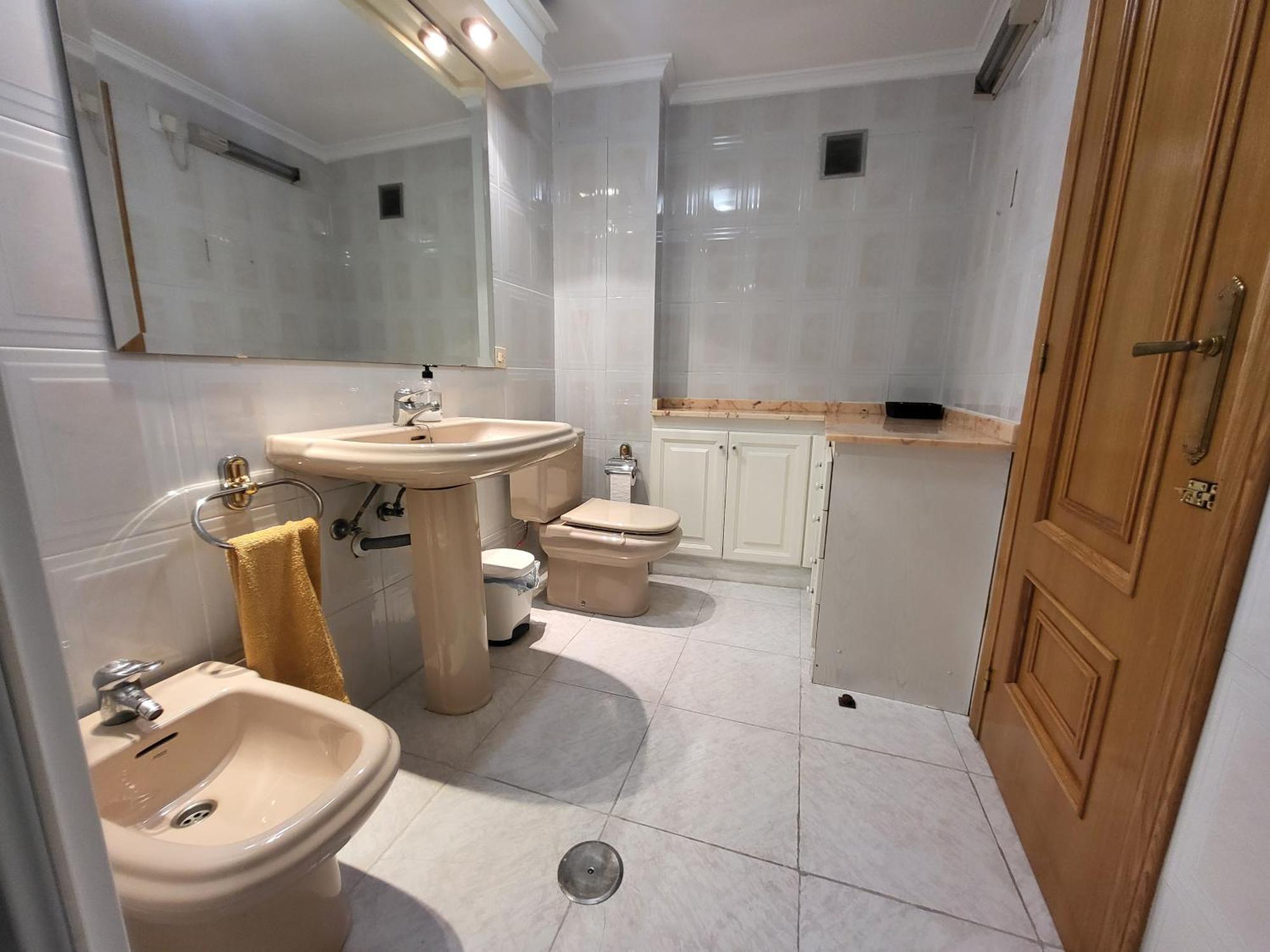 Apartament Amistosa, Habitacion Con Balcon, Alicante, Playa, Centro, Rambla, Mercado Zewnętrze zdjęcie