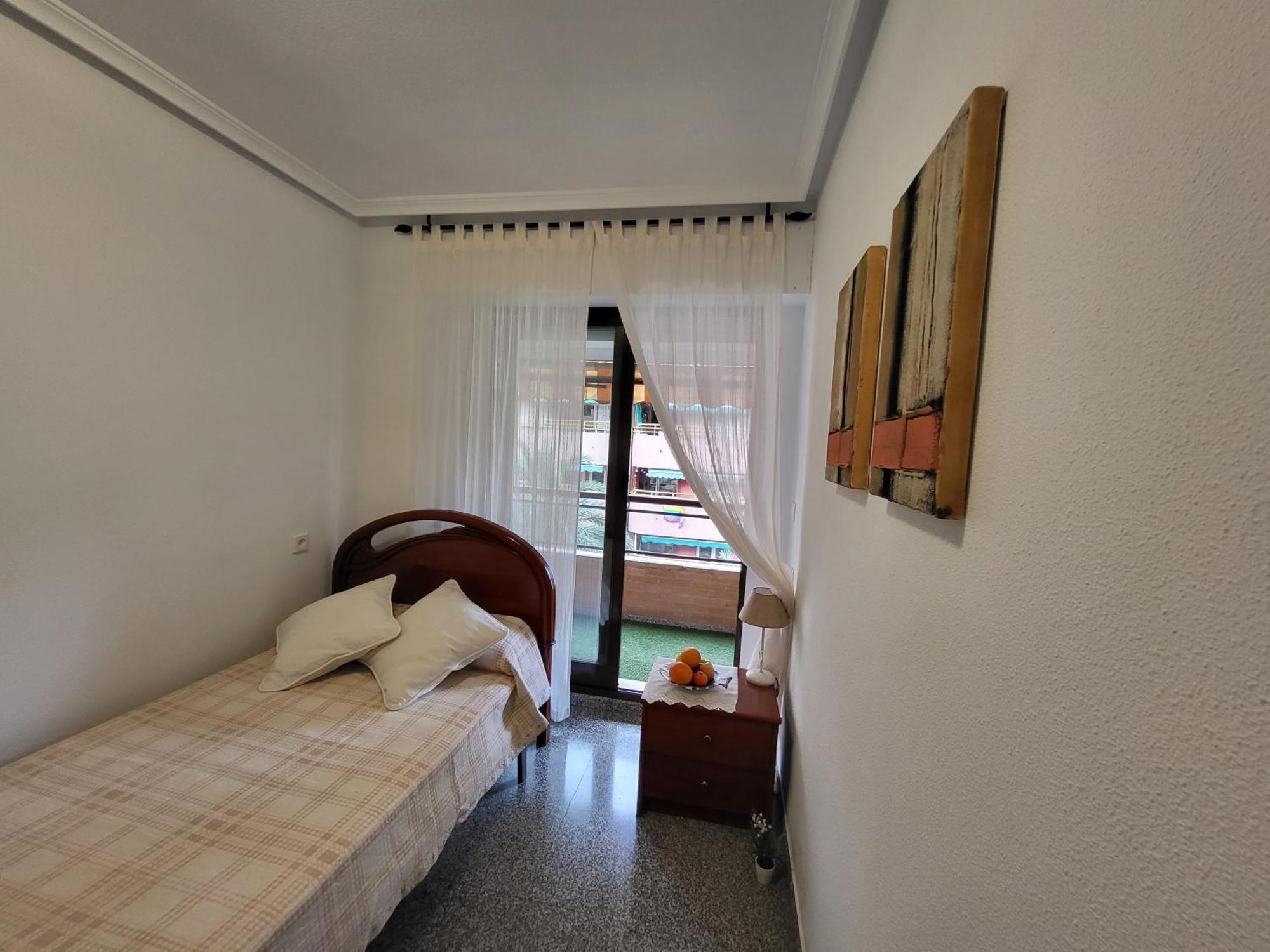 Apartament Amistosa, Habitacion Con Balcon, Alicante, Playa, Centro, Rambla, Mercado Zewnętrze zdjęcie