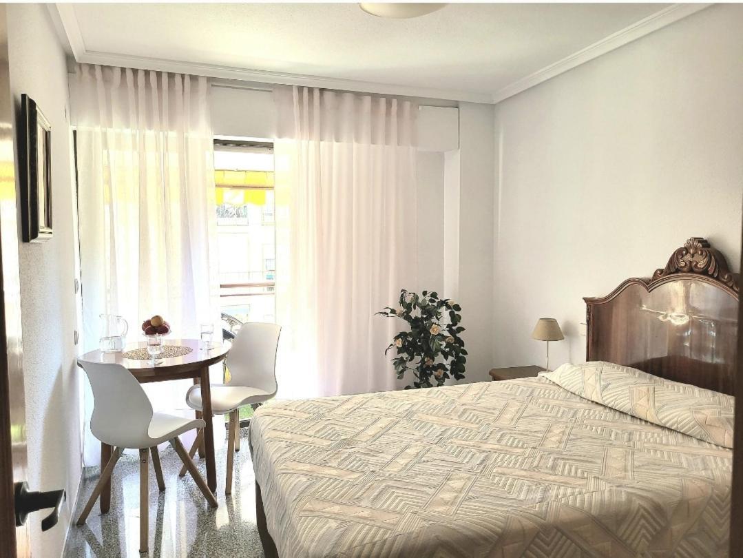 Apartament Amistosa, Habitacion Con Balcon, Alicante, Playa, Centro, Rambla, Mercado Zewnętrze zdjęcie